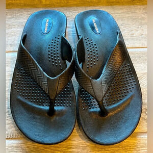 Okabashi jelly sandals size ML which is 8-9 women's or 6 1/2-7 1/2 men